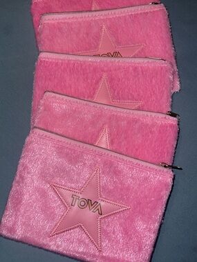 5 Tova Pink Fuzzy Zip Pouch - Star Accent